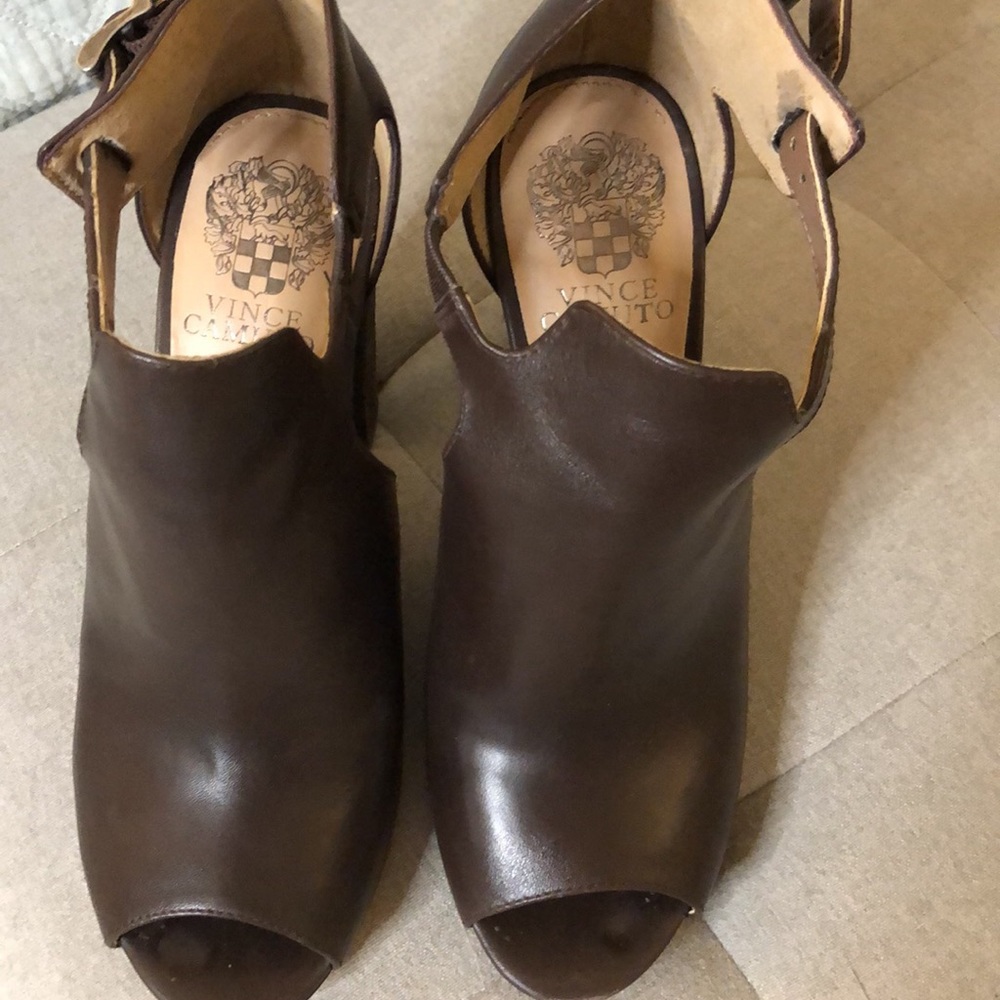 VINCE CAMUTO WOMENS PUMPS